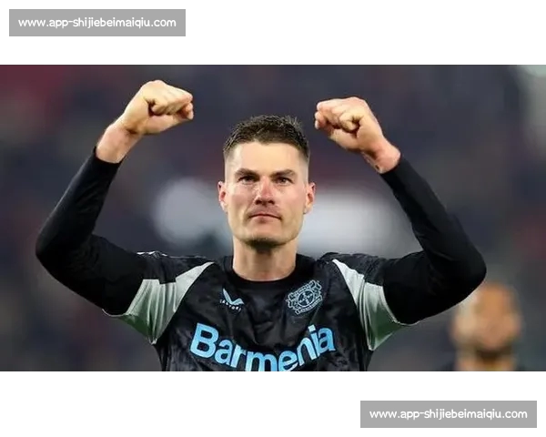 滕哈格力挺希克留队，勒沃库森锋霸遭英超意甲哄抢